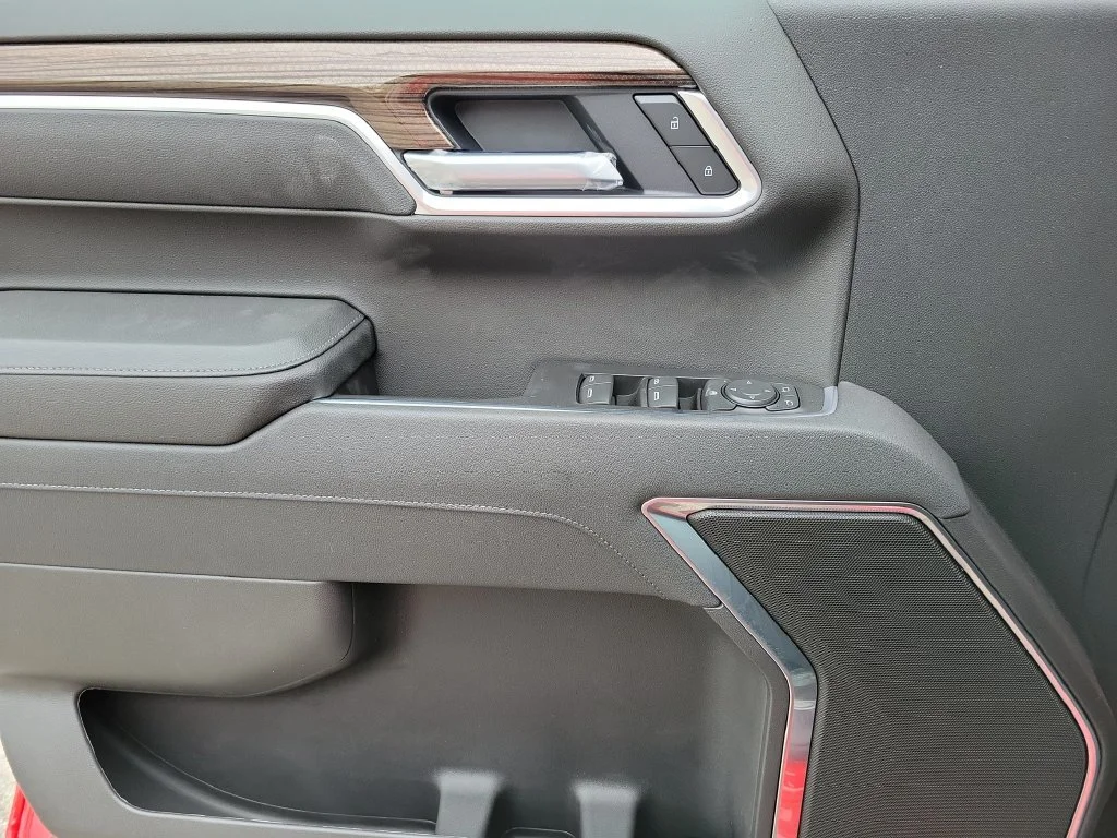 New 2026 Red Hot Chevrolet LT (2FL) image 18