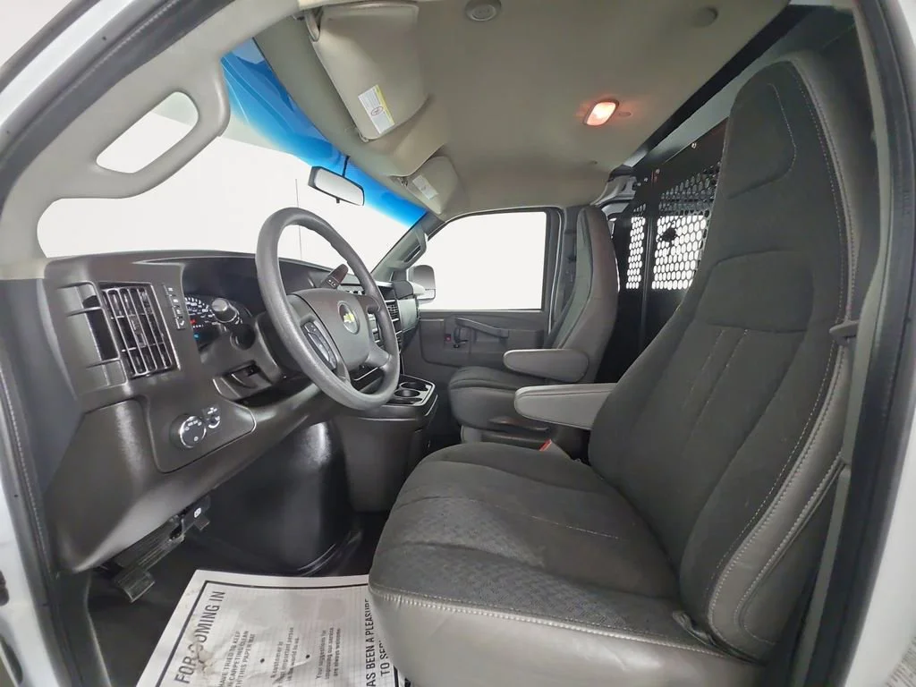Used 2024 Summit White Chevrolet WT image 9