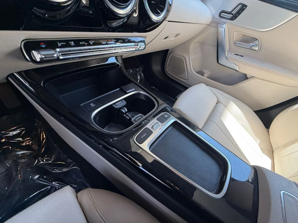 Used 2025  Mercedes-Benz CLA 250 image 22