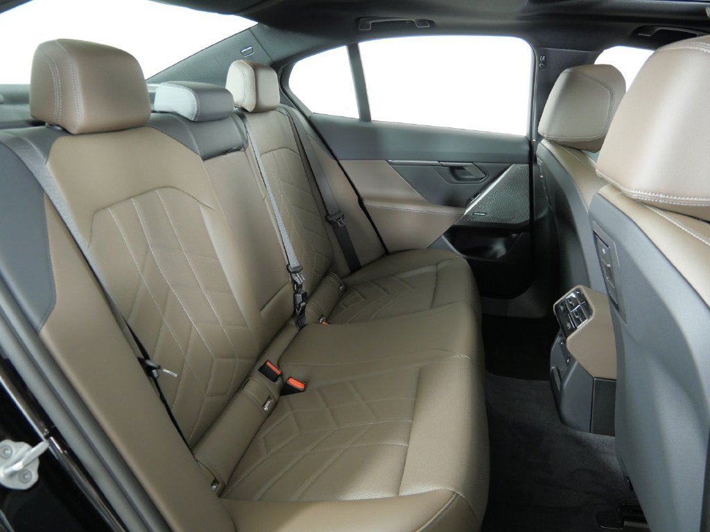 New 2027 Black Sapphire Metallic BMW 530i xDrive image 26