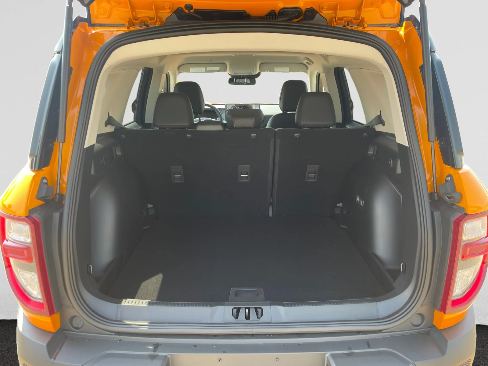 New 2026 Orange Fury Metallic Tri-Coat Ford Outer Banks image 10