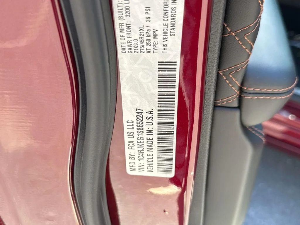 Used 2025 Red Jeep Summit image 30