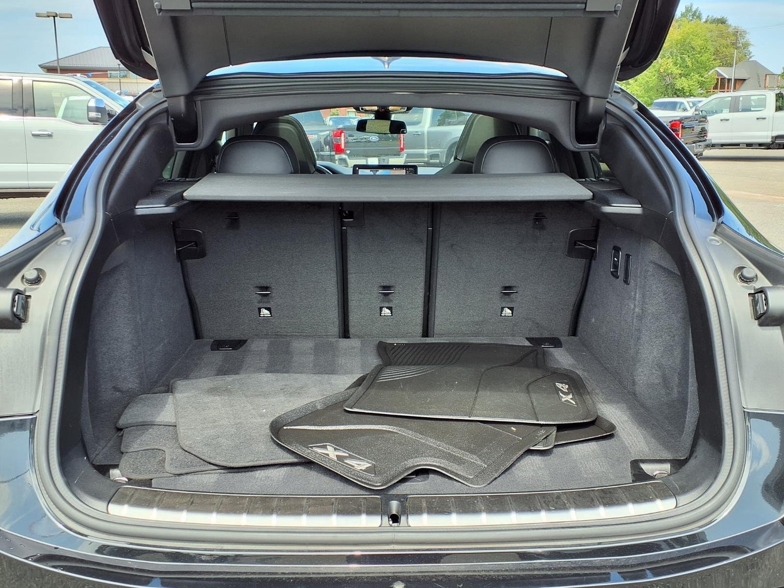 Used 2024 Black Sapphire Metallic BMW  image 33