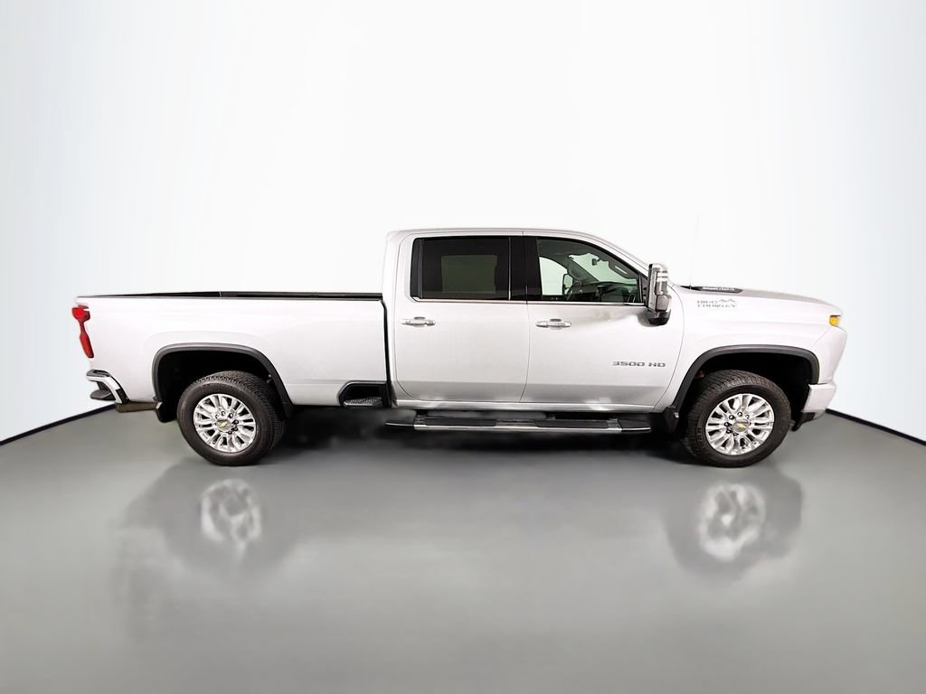 Used 2022 Silver Ice Metallic Chevrolet High Country image 8