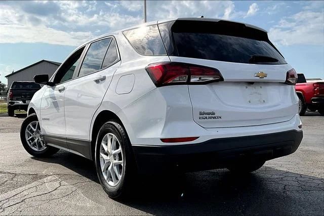 Used 2024 Summit White Chevrolet LS image 3