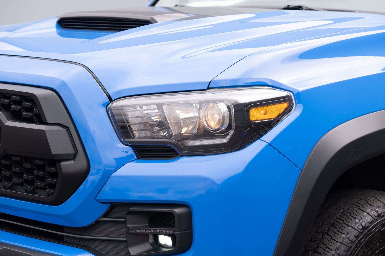 Used 2019  Toyota SR image 18