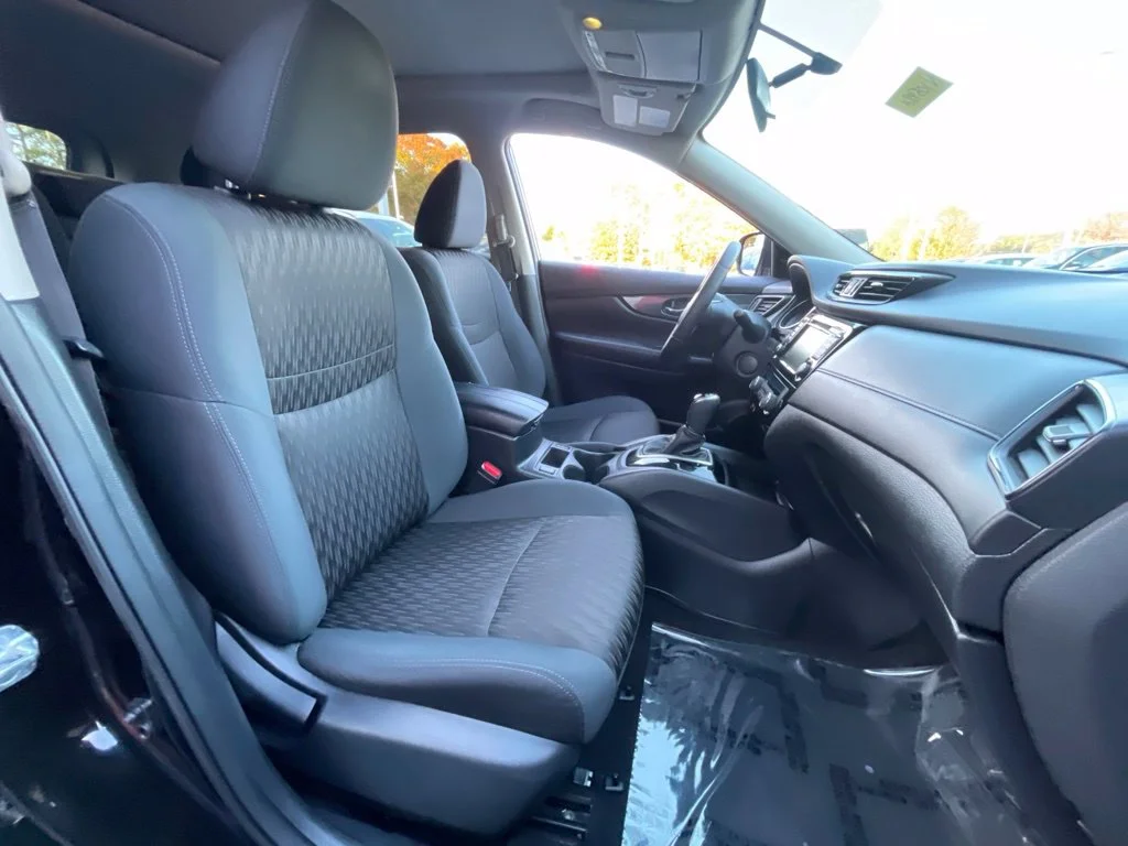 Certified Used 2018  Nissan SV image 19
