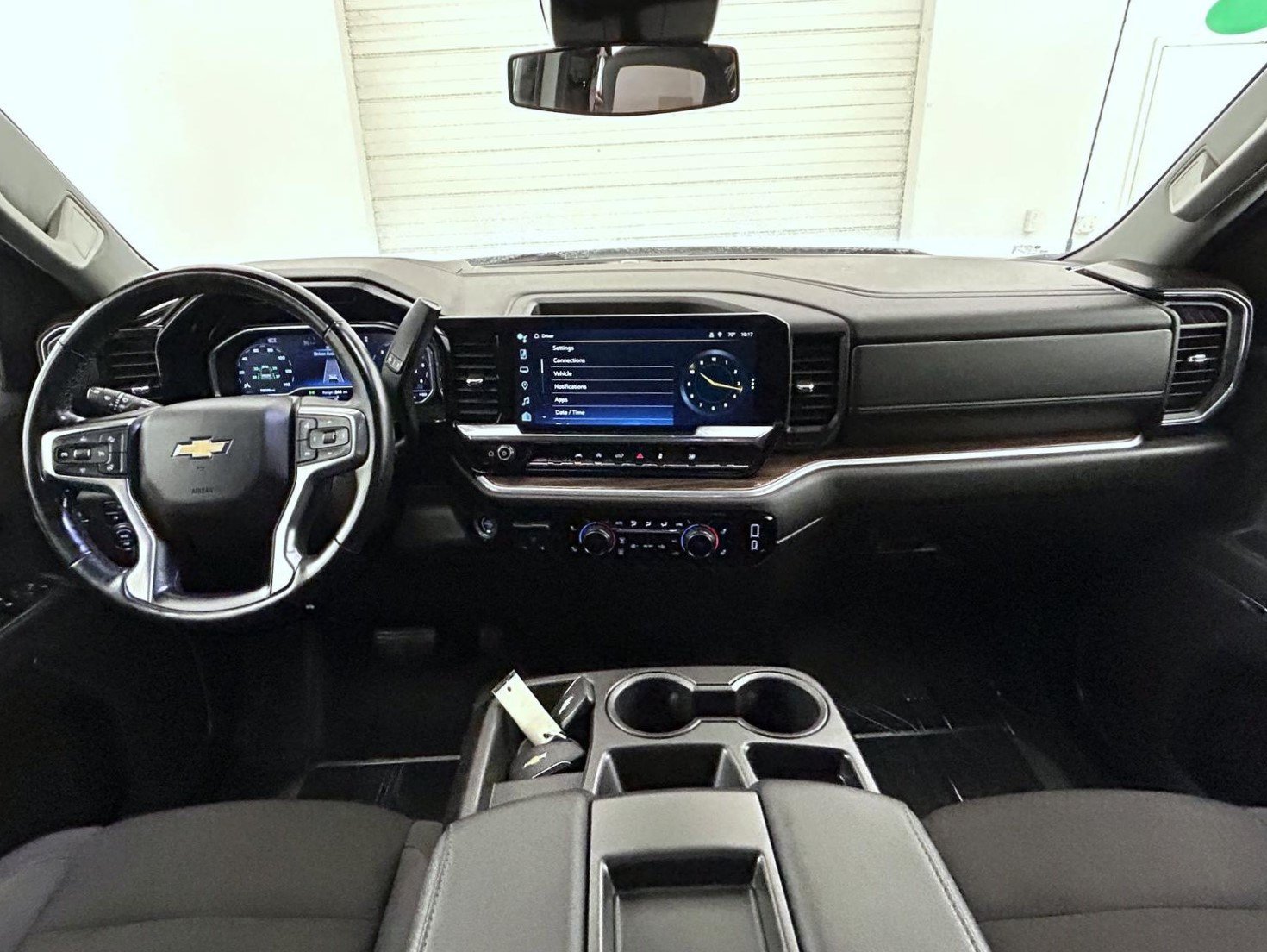 Used 2024 Summit White Chevrolet LT image 13