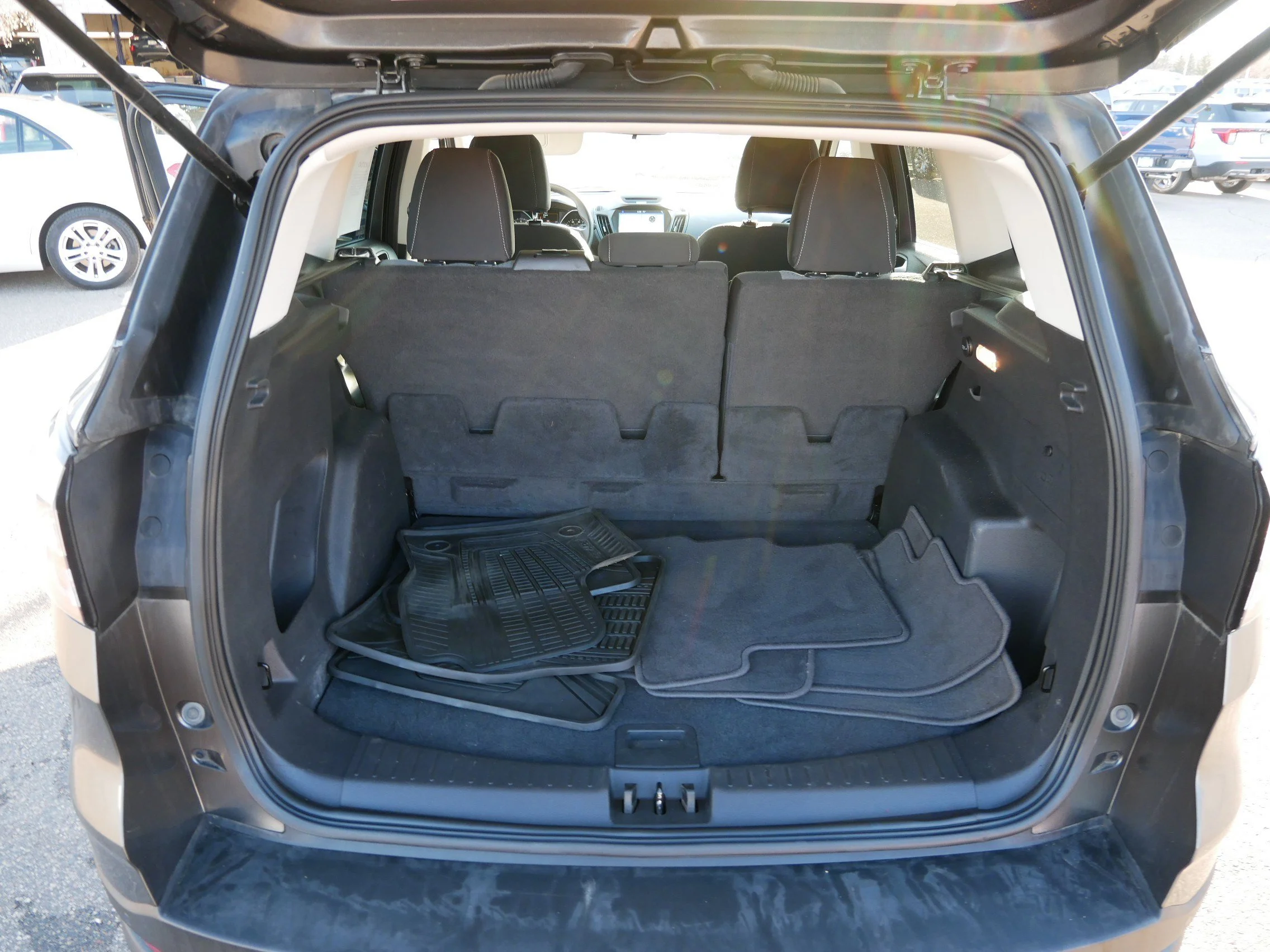Used 2017 Magnetic Ford SE image 18