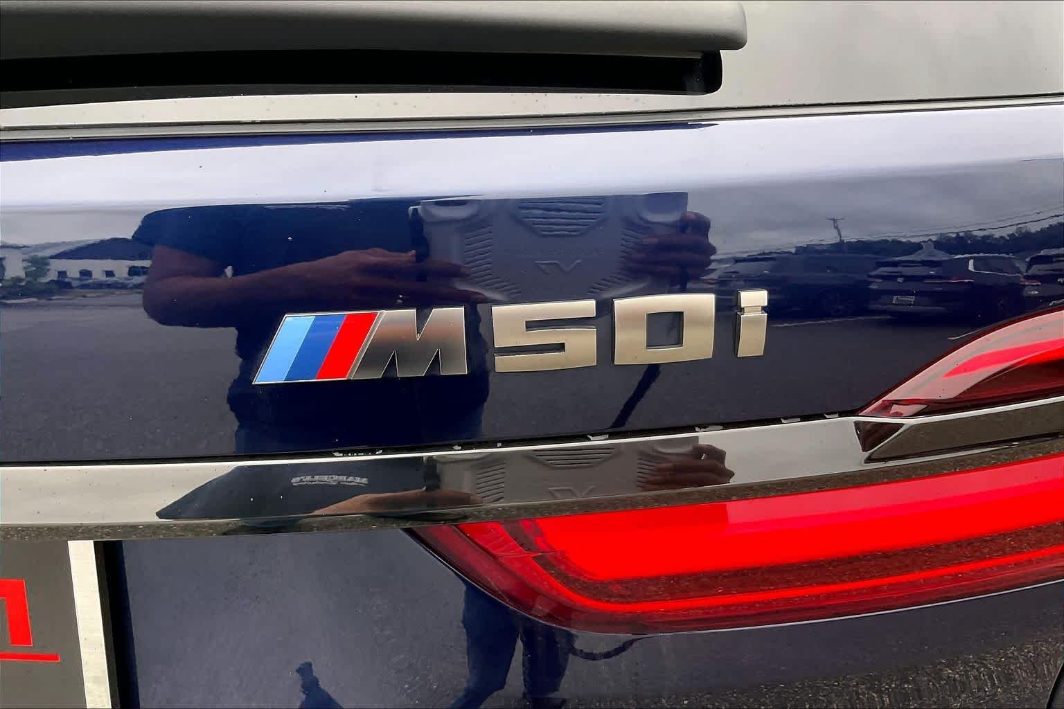 Used 2021 Tanzanite Blue II Metallic BMW M50i image 9