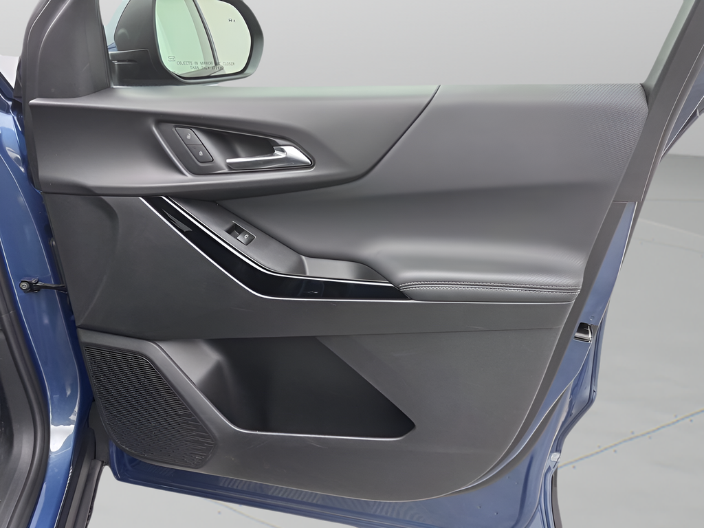 Used 2025 Lakeshore Blue Chevrolet LT image 35
