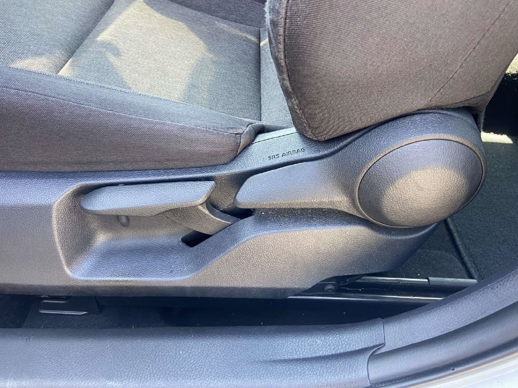 2025 Toyota Camry LE - Photo 14