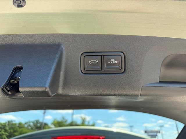 Used 2025 Green Kia EX X-Line image 27