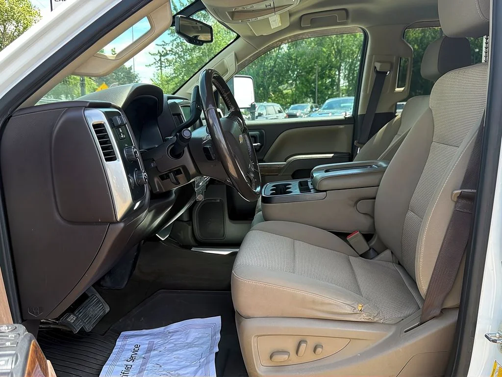2018 Chevrolet Silverado 3500HD LT - Photo 11