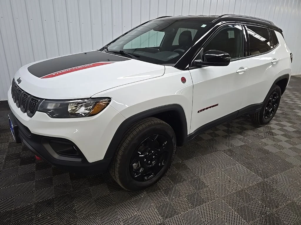 Used 2024 White Jeep Trailhawk image 9
