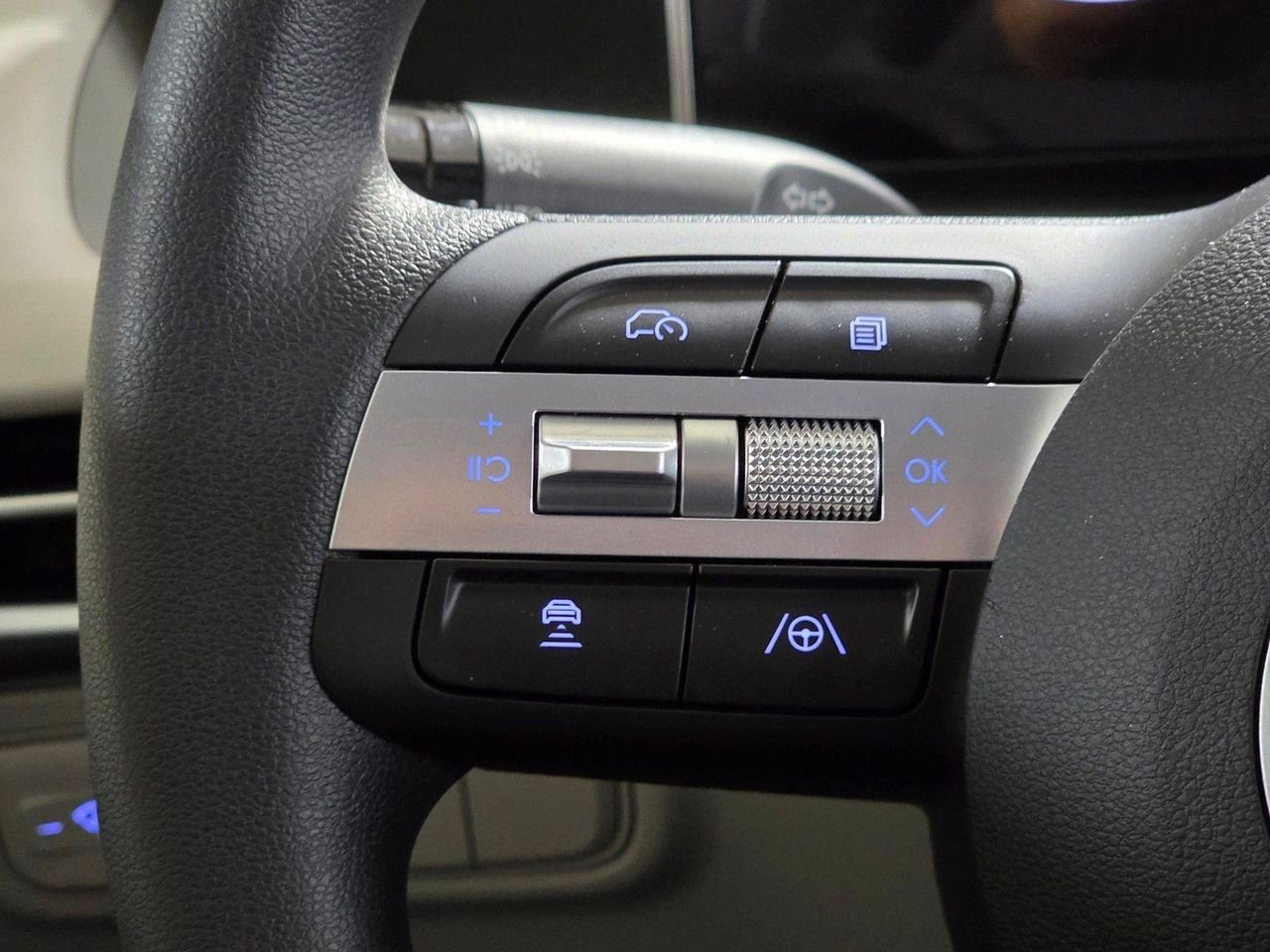 New 2026 White Pearl Hyundai SEL FWD image 32