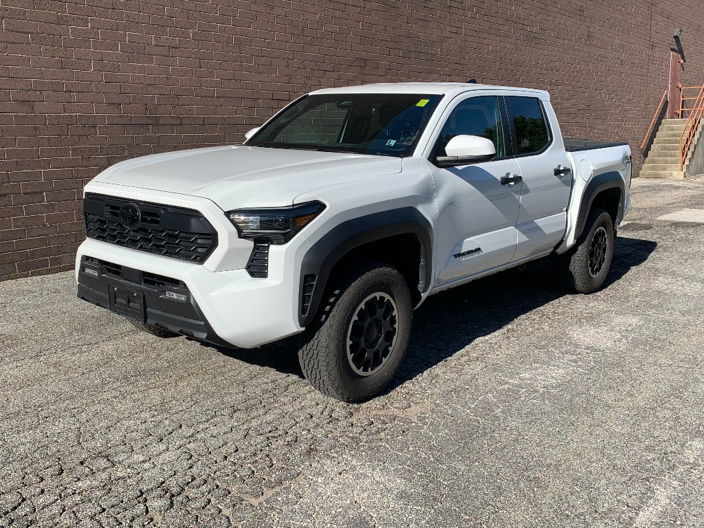 Used 2026 Ice Cap Toyota SR5 image 1