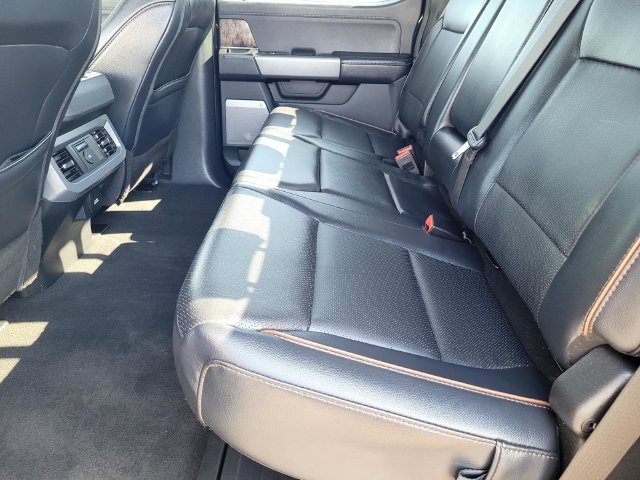 Used 2025  Ford Lariat image 12