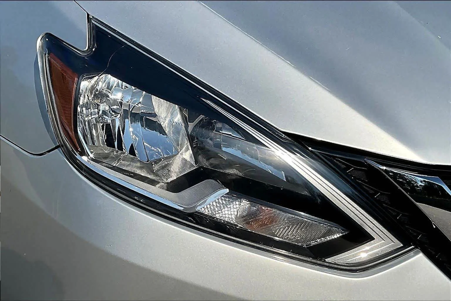 Used 2019 Brilliant Silver Metallic Nissan SV image 27