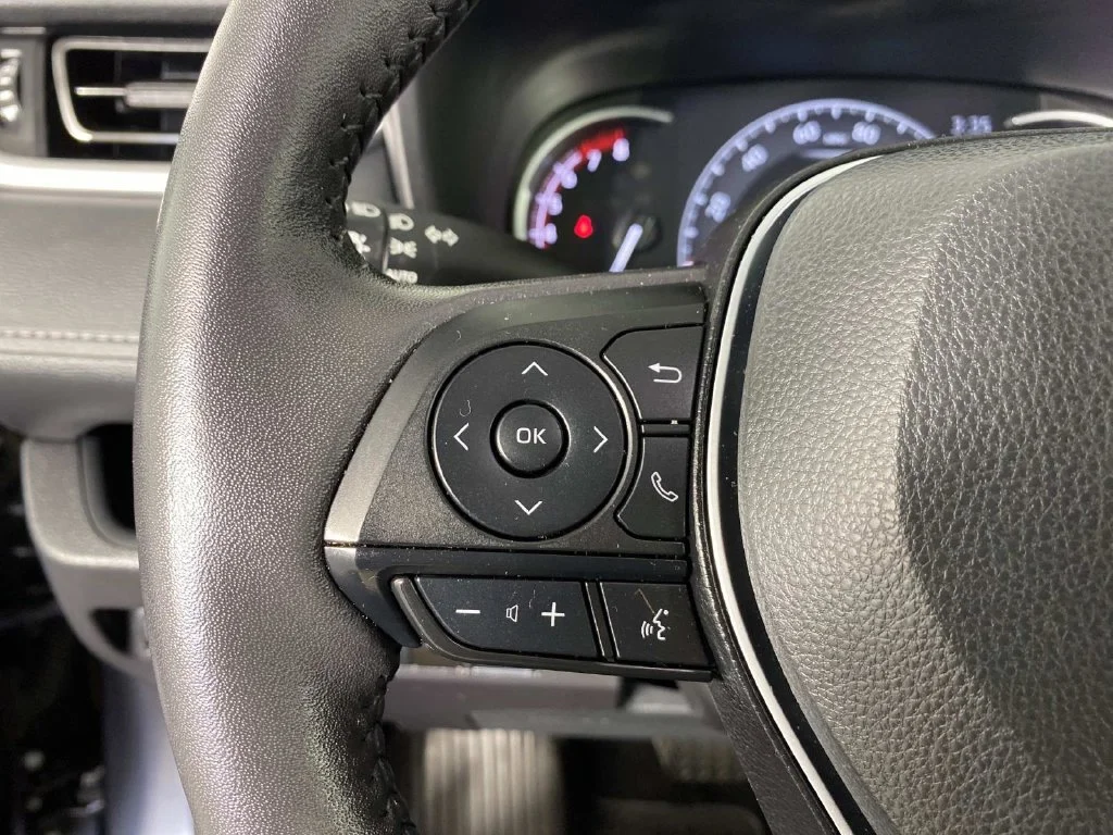 Used 2025 Magnetic Gray Metallic Toyota XLE image 17