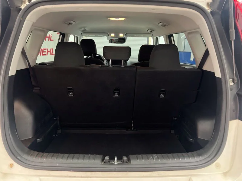 Used 2022 White Kia LX image 8
