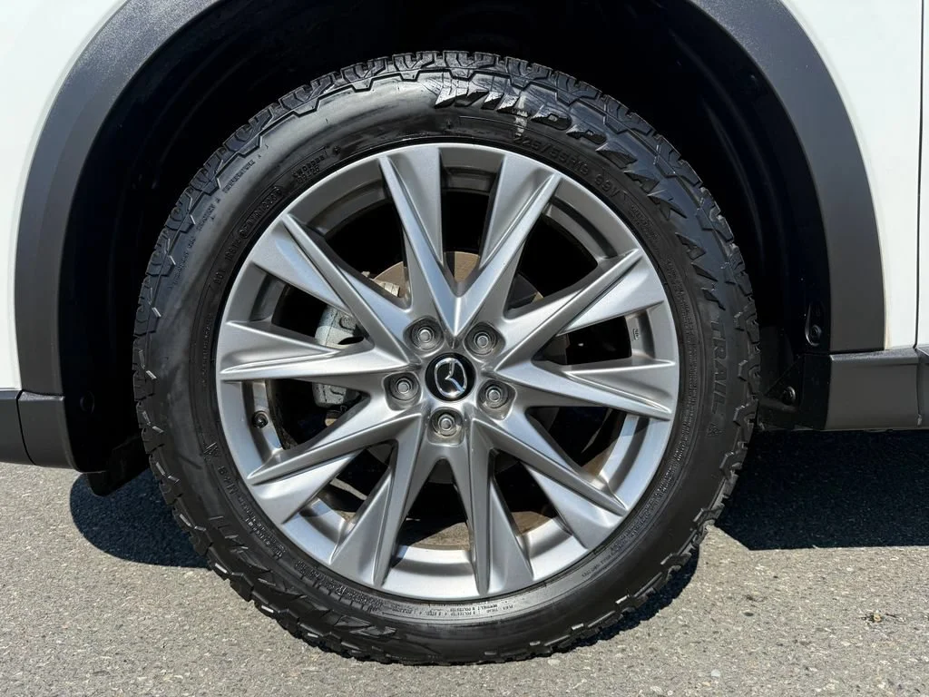 Used 2021 Snowflake White Pearl Mica Mazda Grand Touring image 9