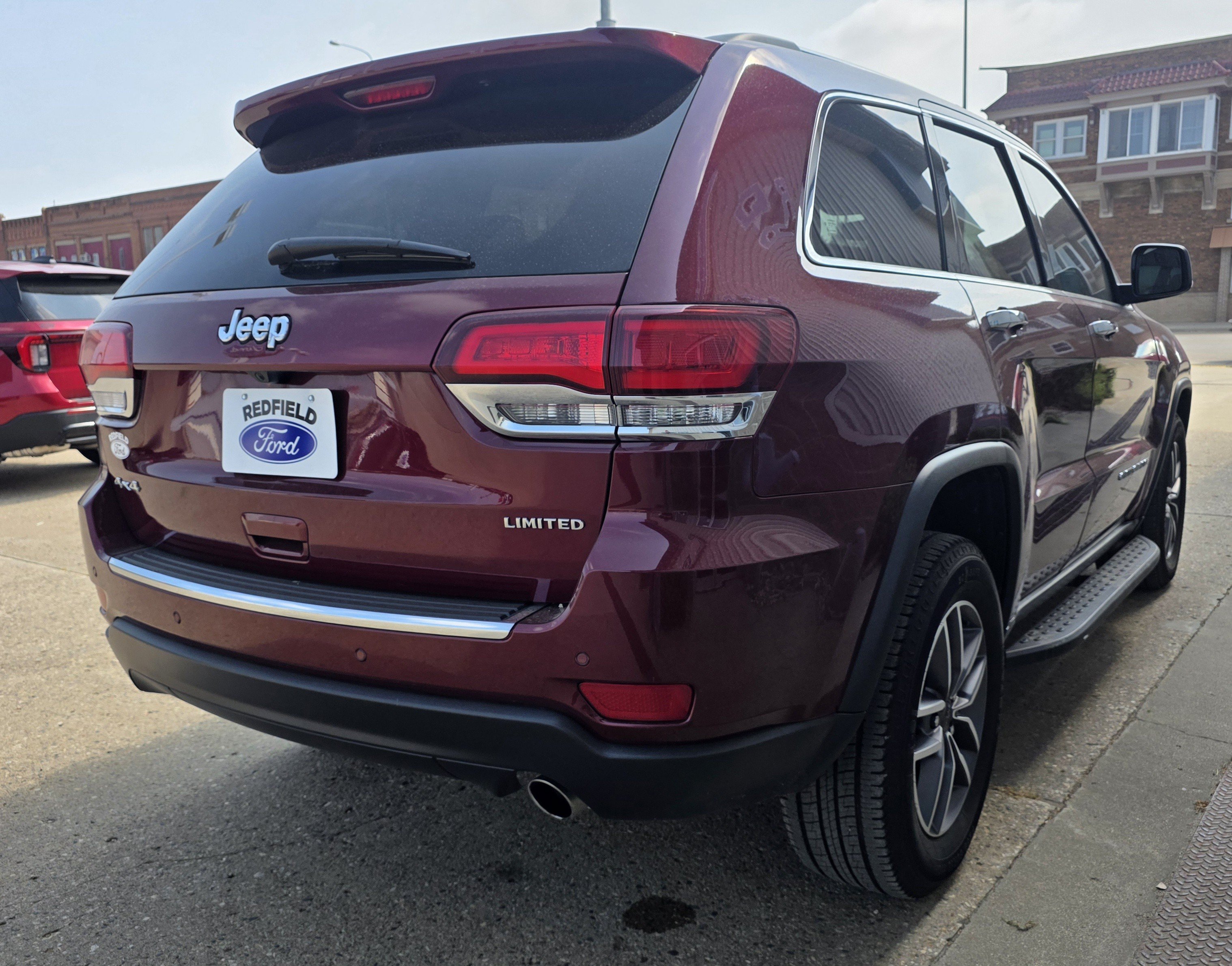 Used 2021 Velvet Red Pearlcoat Jeep Limited image 4