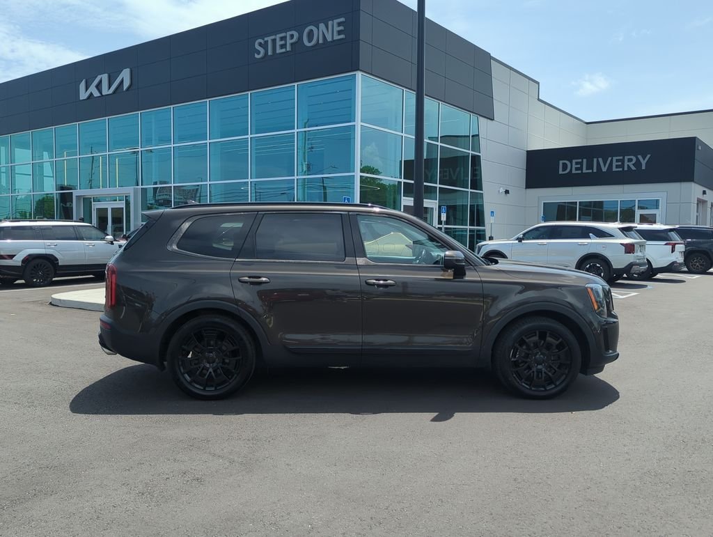 Used 2021 Green Kia EX image 8