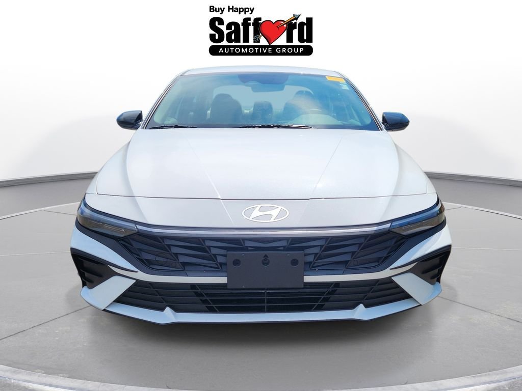Used 2026 White Hyundai SEL Sport image 4