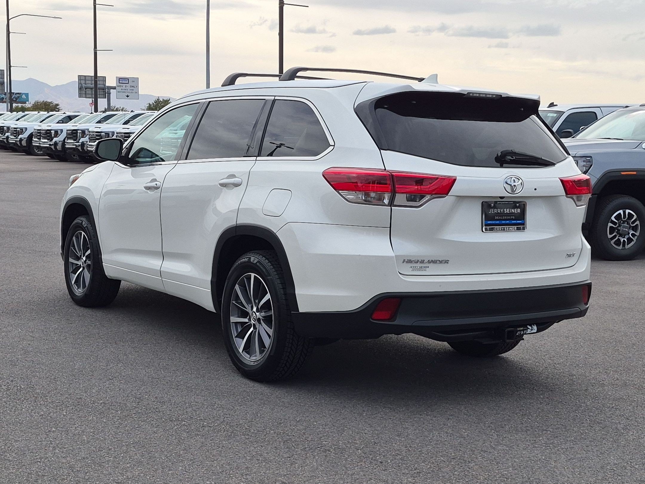 Certified Used 2017 White Toyota XLE image 3