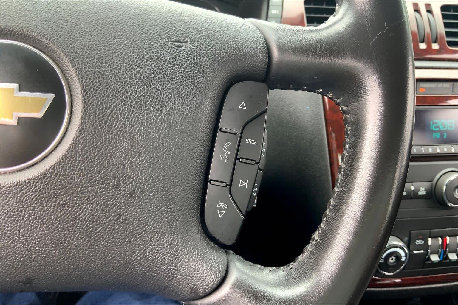 Used 2010 Silver Ice Metallic Chevrolet LT image 24