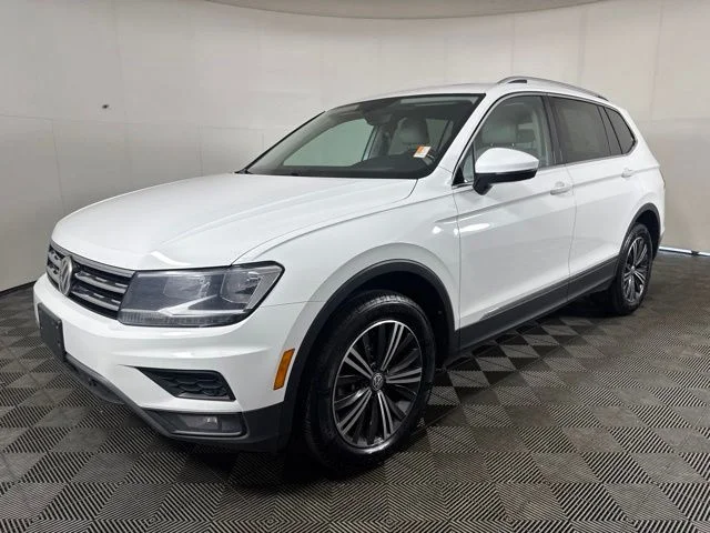 Used 2019 White Volkswagen 2.0T SEL image 8