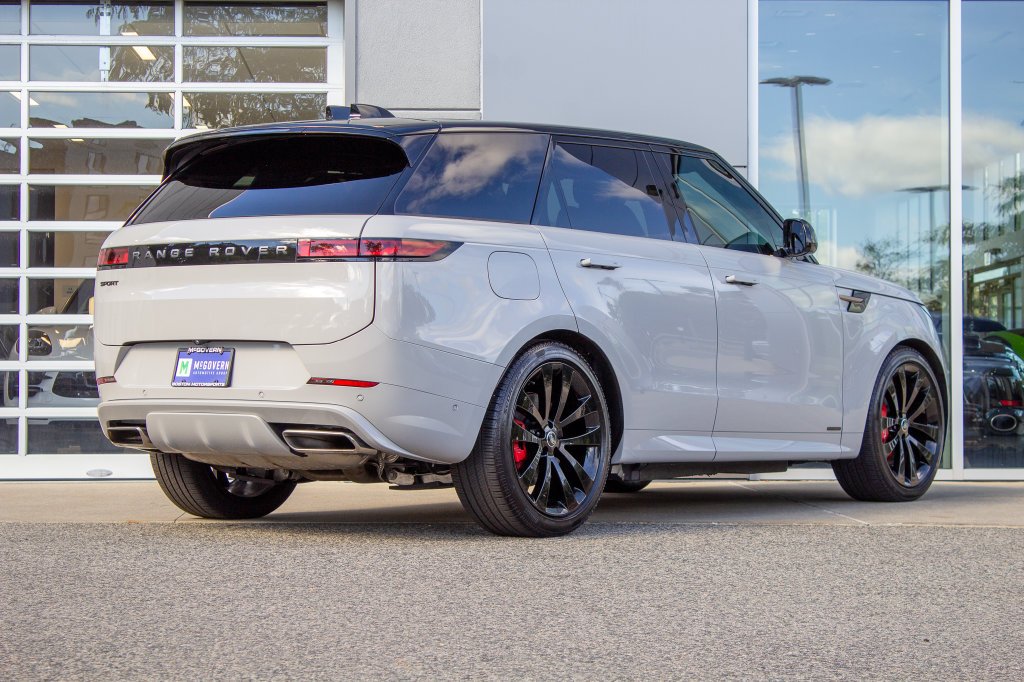 Used 2025 Gray Land Rover Autobiography image 10