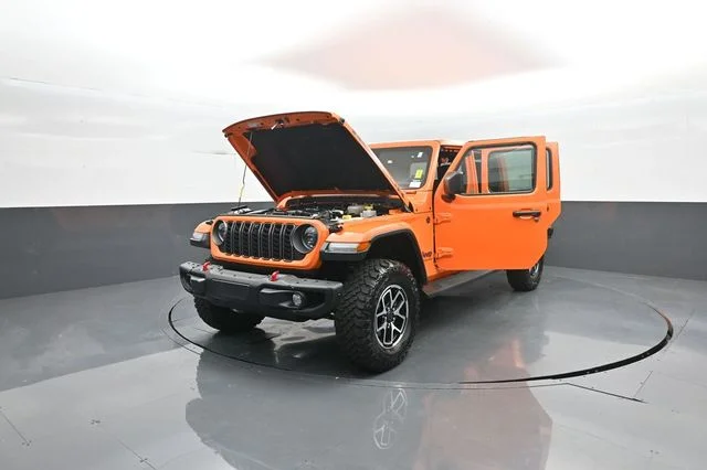 Used 2025  Jeep Rubicon image 28