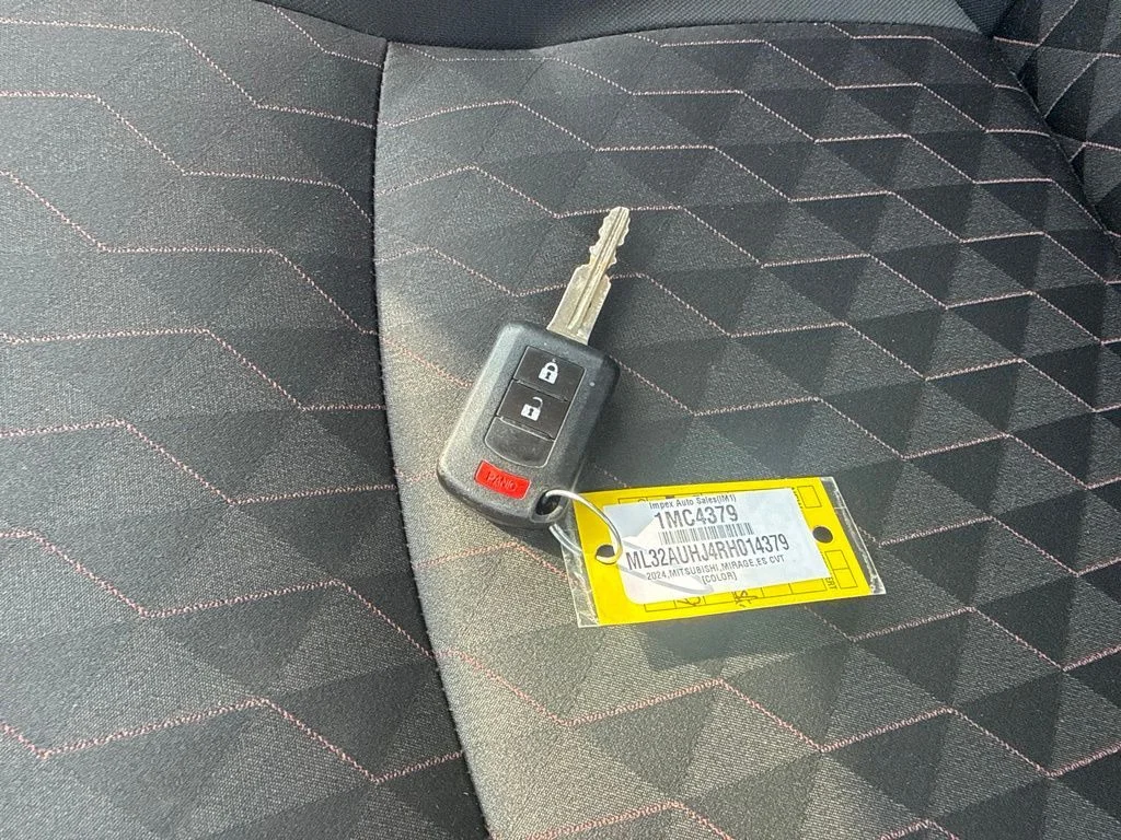 Used 2024  Mitsubishi ES image 17