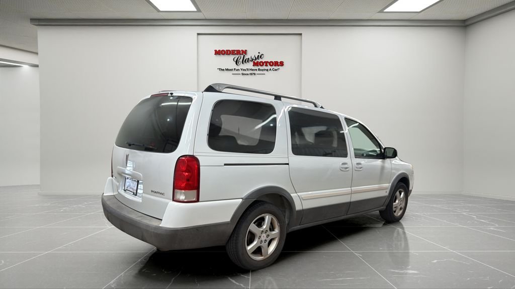 Used 2006 White Pontiac Base image 5