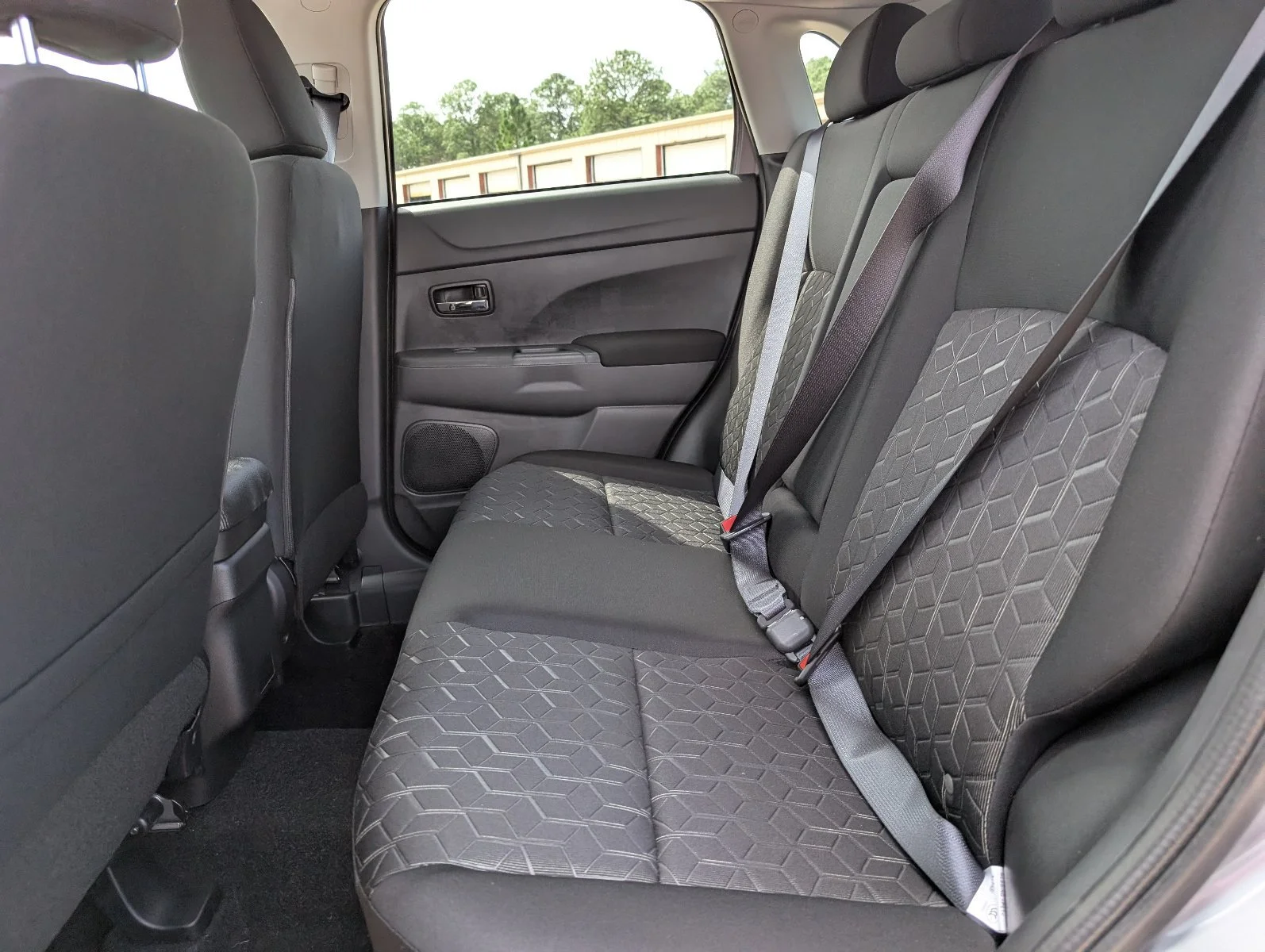 New 2027 Gray Mitsubishi 2.0 ES image 31