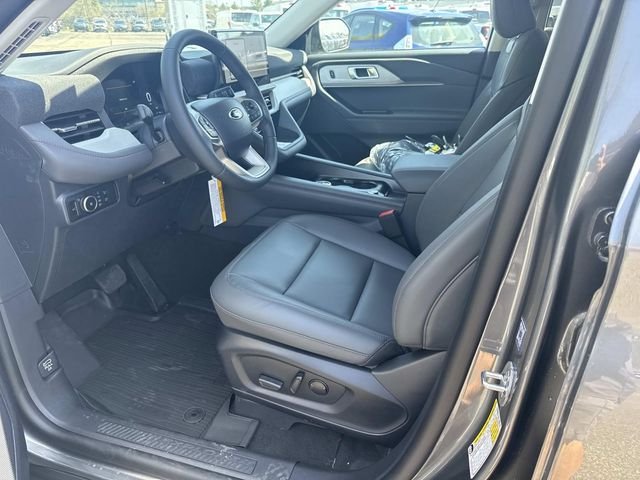 New 2026 Carbonized Gray Metallic Ford Active image 9