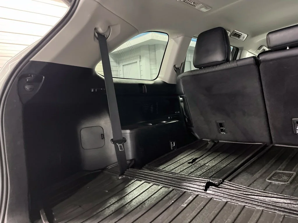 Used 2018 Blizzard Pearl Toyota LE Plus image 35