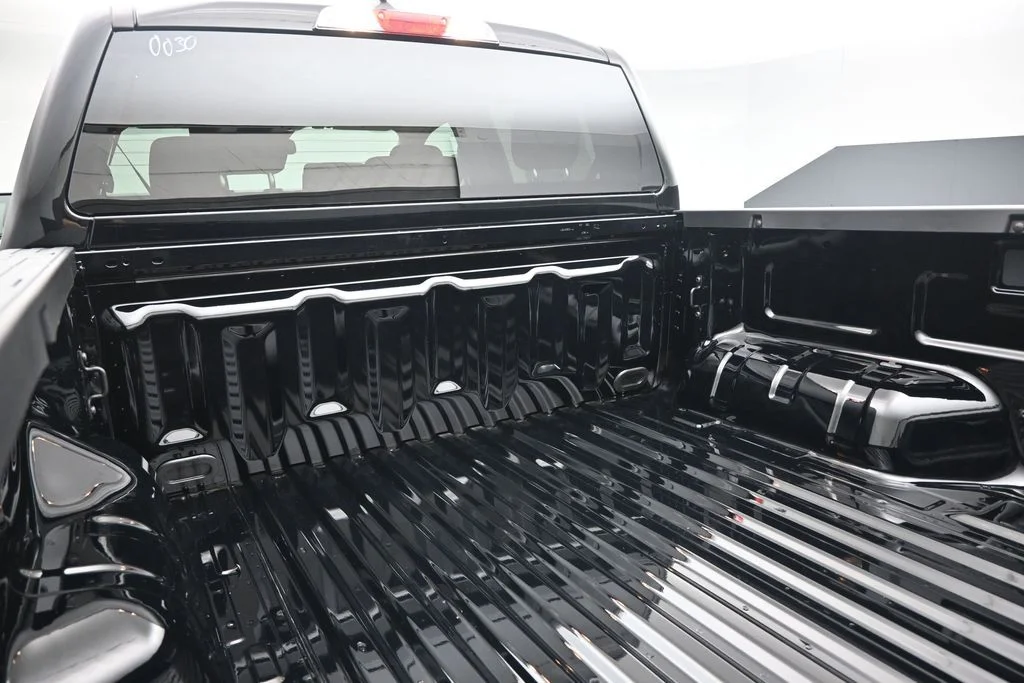New 2026 Shadow Black Ford XLT image 19