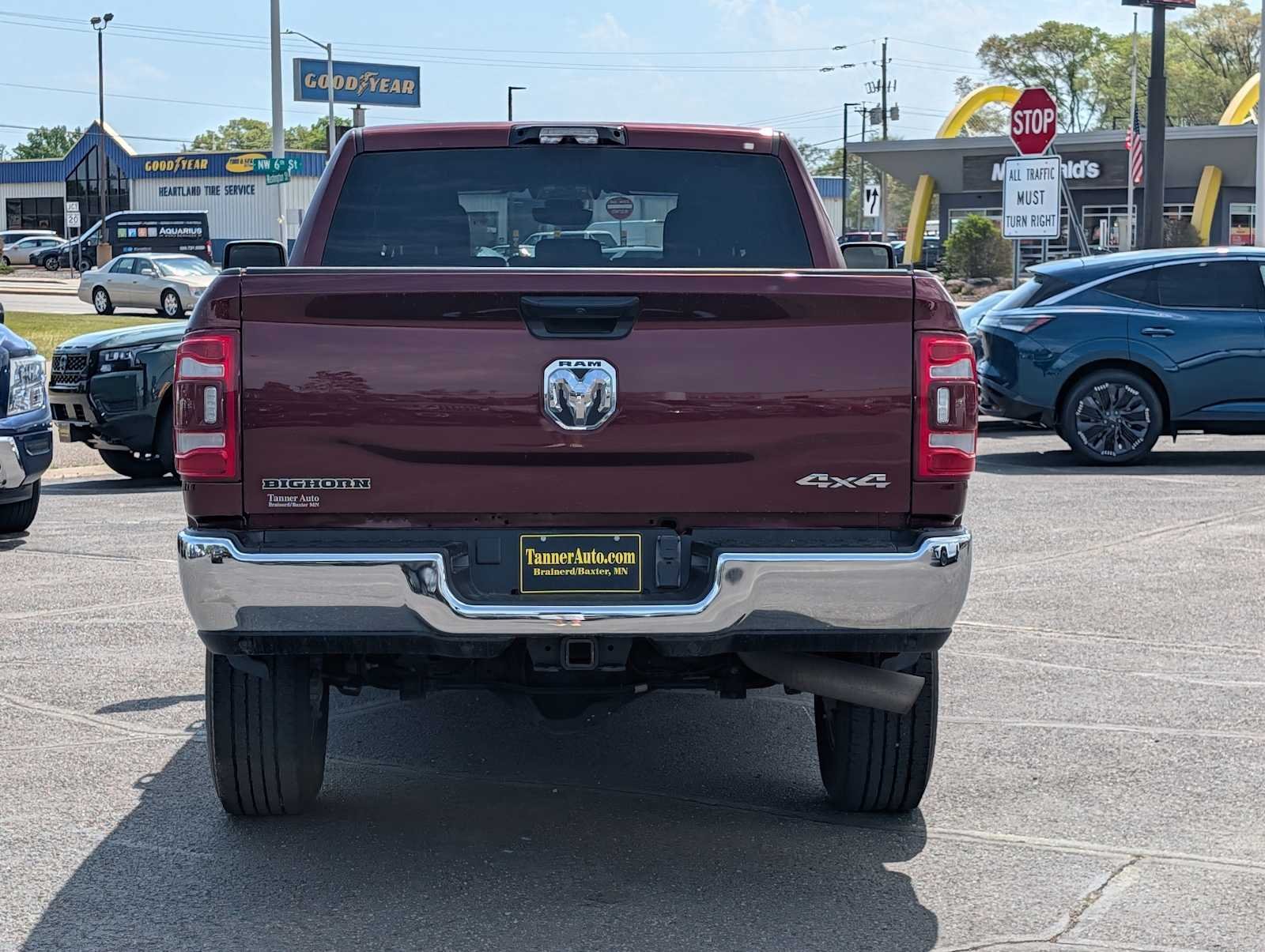 Used 2023 Delmonico Red Pearlcoat Ram Big Horn image 6