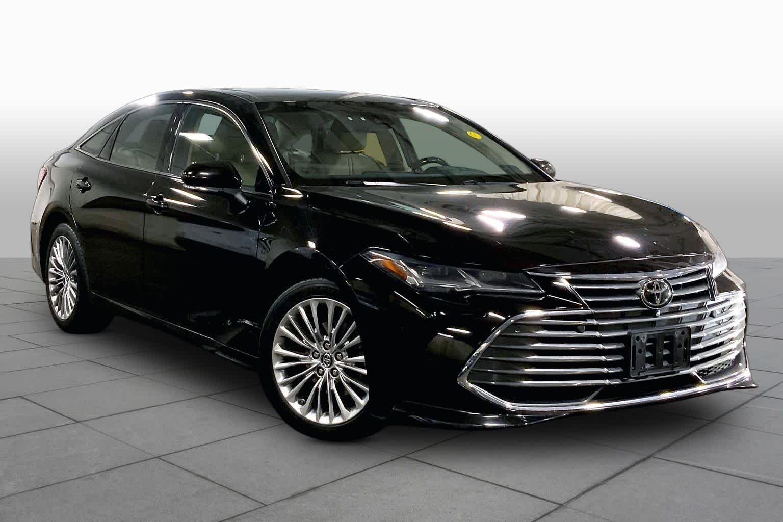 Used 2019 Opulent Amber Toyota Limited image 3