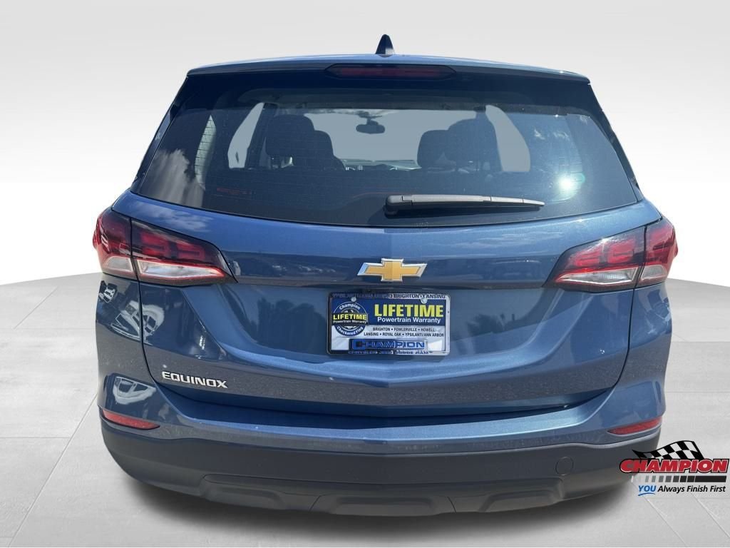 2024 Chevrolet Equinox LS photo 4