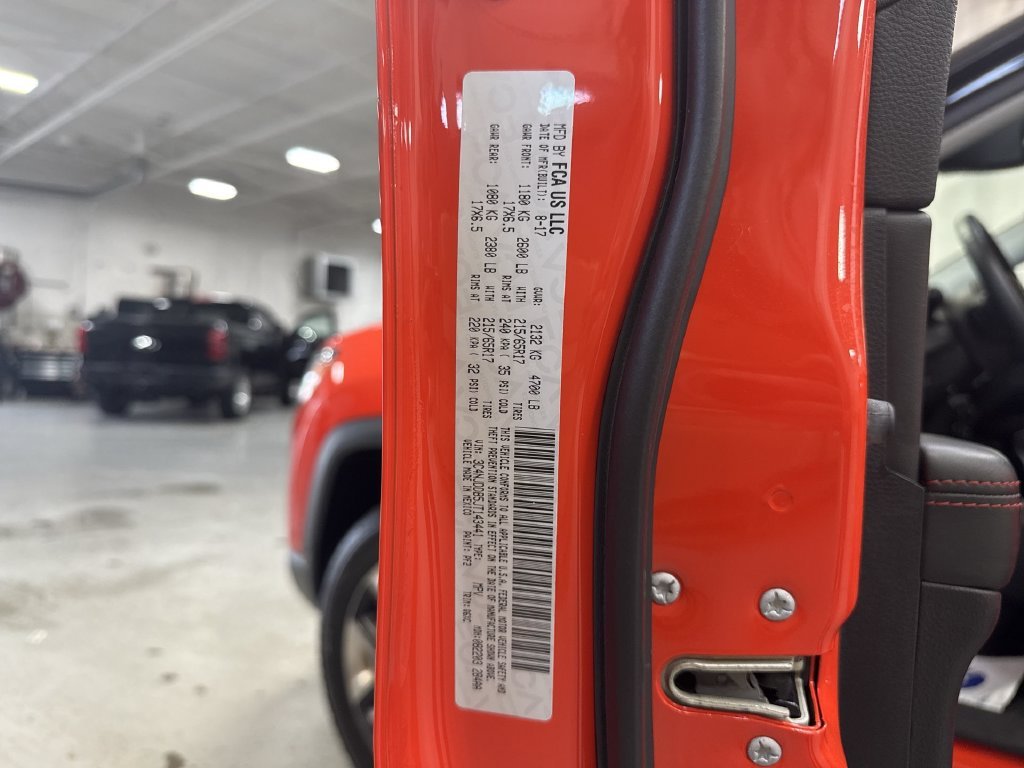 Used 2018 Spitfire Orange Clearcoat Jeep Trailhawk image 42