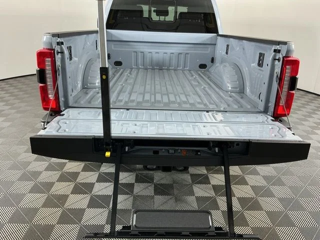 New 2026 Glacier Gray Metallic TriCoat Ford Lariat image 8