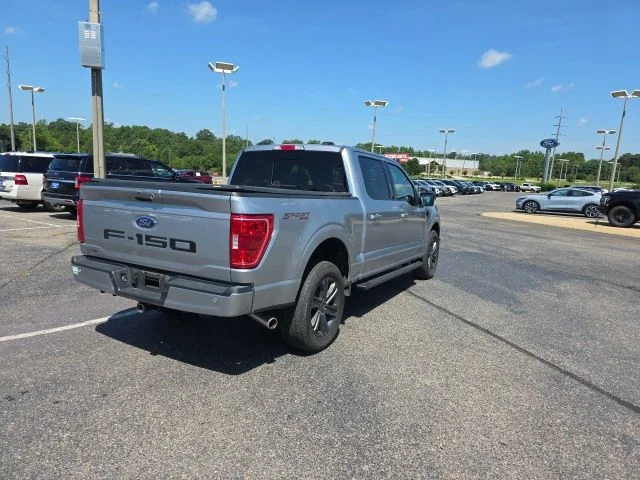Used 2023 Silver Ford XLT image 3