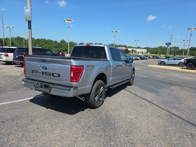 Used 2023 Silver Ford XLT image 3