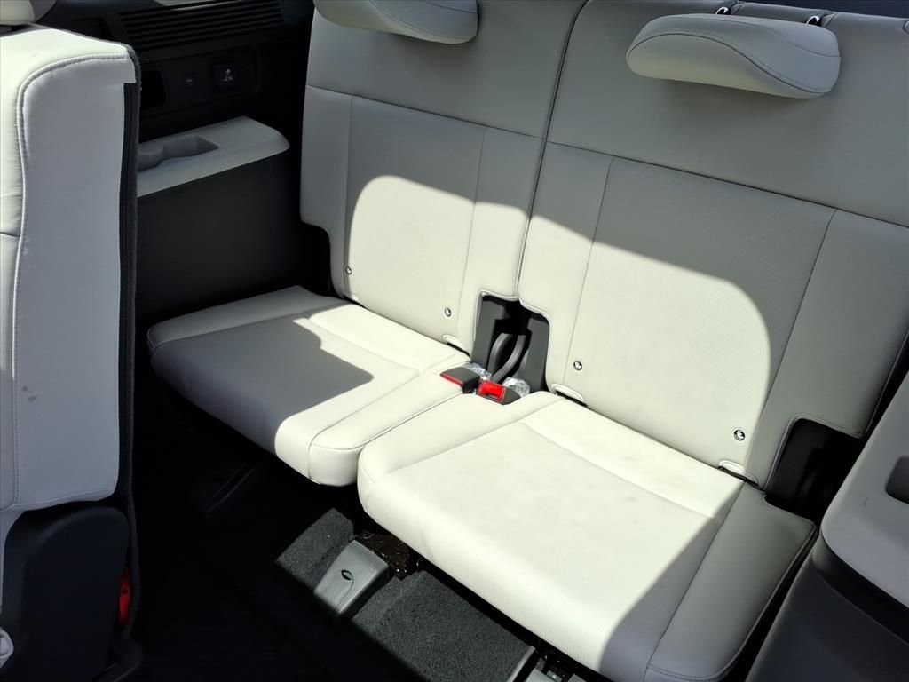 Used 2025 Gray Hyundai Limited image 18