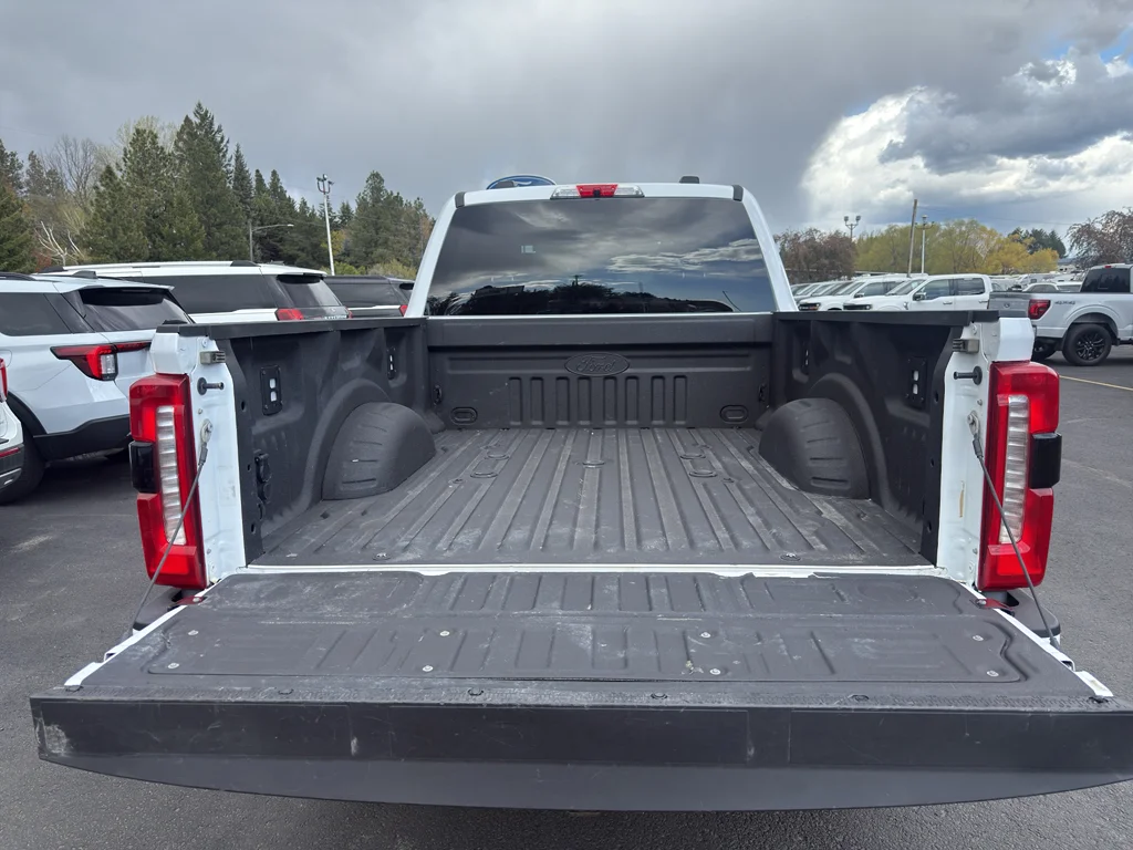 Certified Used 2025 Oxford White Ford LARIAT image 21