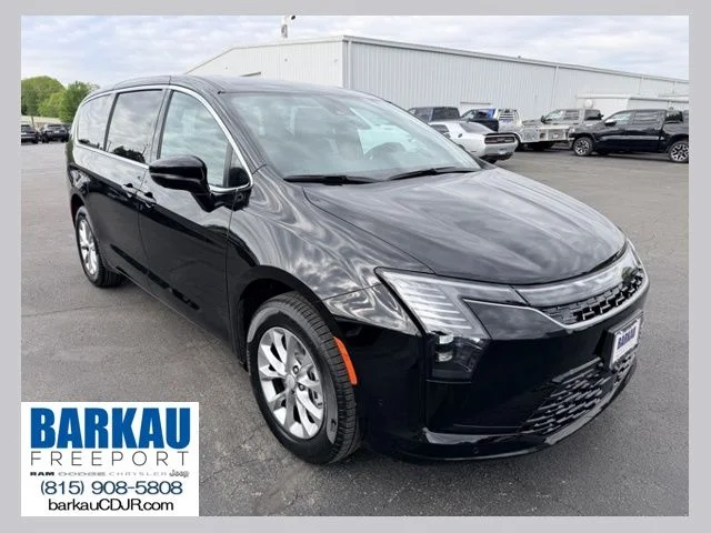 2027 Chrysler Pacifica Select AWD's photo